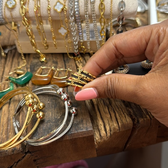 18k Gold Plated Ring STAINLESS STEEL - Picture 2 of 2